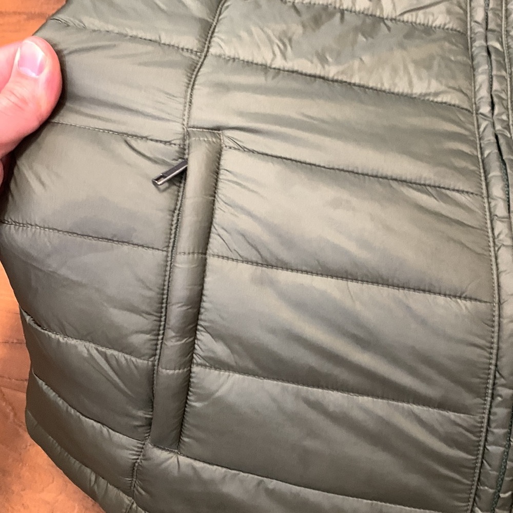 Patagonia Lightweight Puffer Jacket - Picture 9 of 15